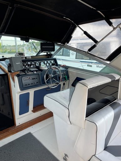 1989 Sea Ray 340 Express Photo 12 of 25