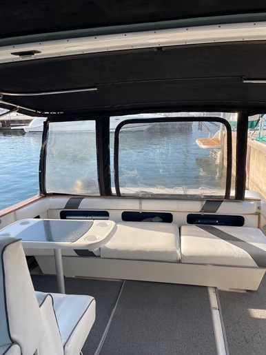 1989 Sea Ray 340 Express Photo 11 of 25