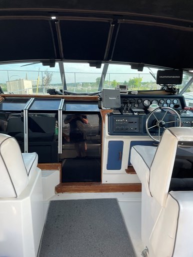 1989 Sea Ray 340 Express Photo 14 of 25
