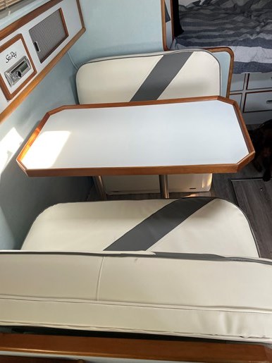 1989 Sea Ray 340 Express Photo 20 of 25