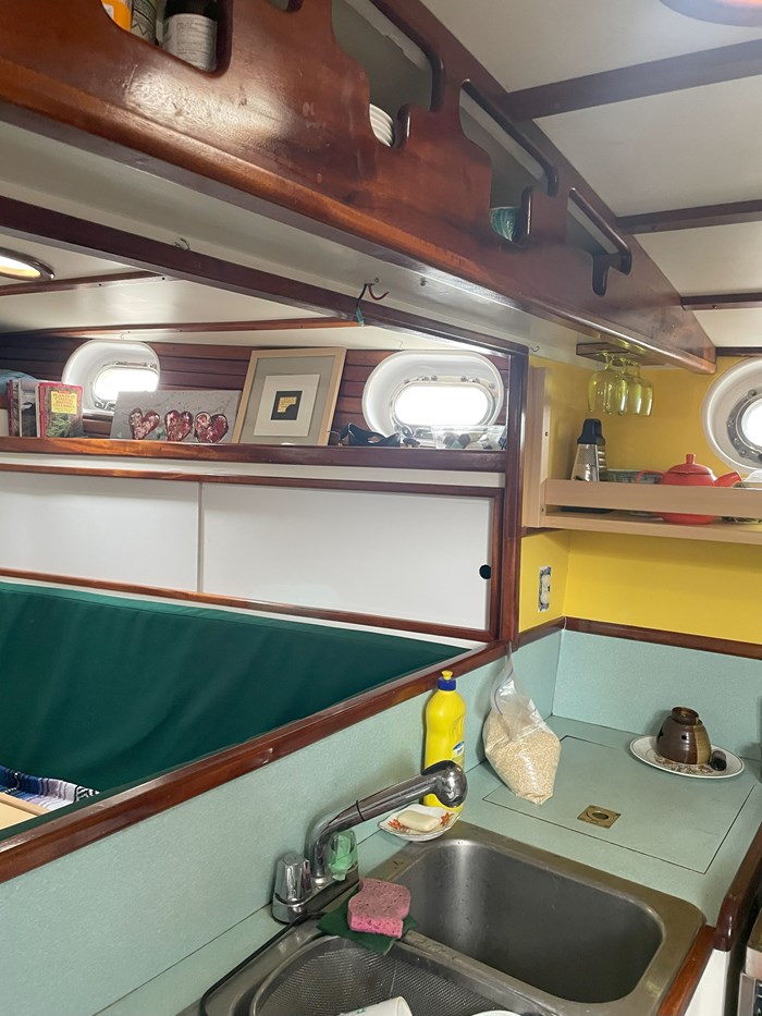 1994 Ted Brewer Alaska 43 Pilothouse Photo 4 of 36