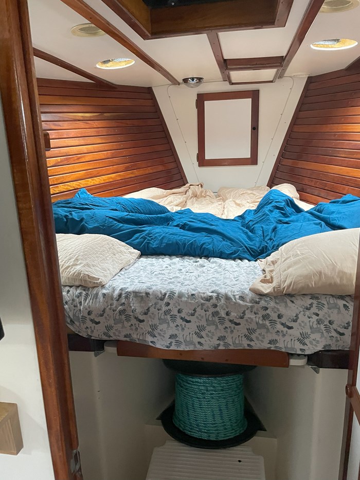 1994 Ted Brewer Alaska 43 Pilothouse Photo 8 of 36