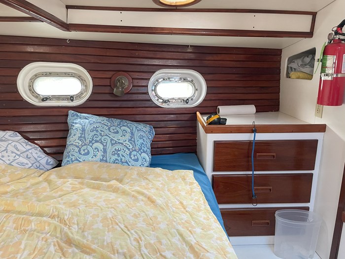 1994 Ted Brewer Alaska 43 Pilothouse Photo 11 of 36