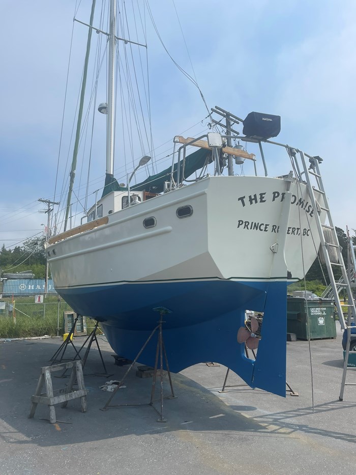 1994 Ted Brewer Alaska 43 Pilothouse Photo 27 of 36