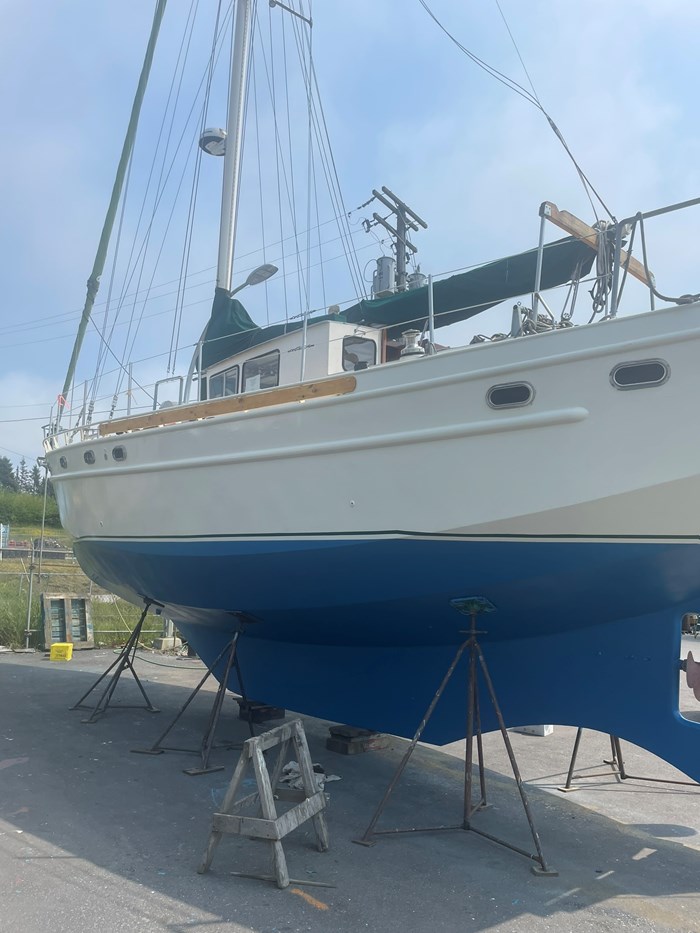 1994 Ted Brewer Alaska 43 Pilothouse Photo 28 of 36