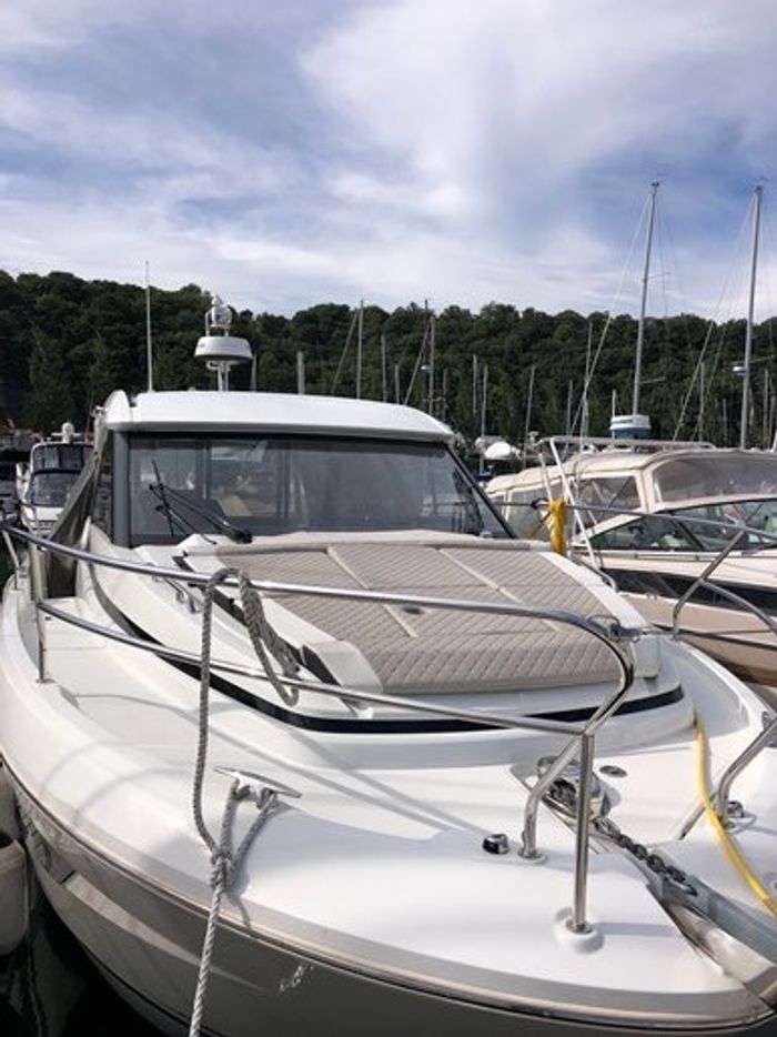 2019 Jeanneau NC 33 Photo 5 of 30