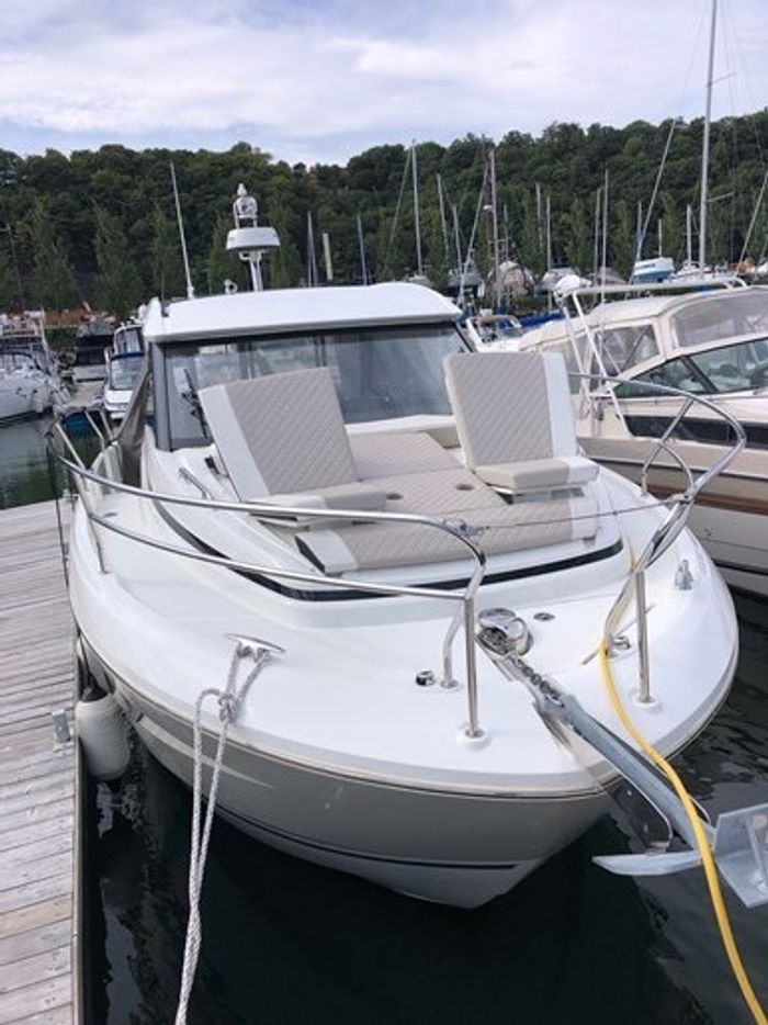 2019 Jeanneau NC 33 Photo 3 of 30