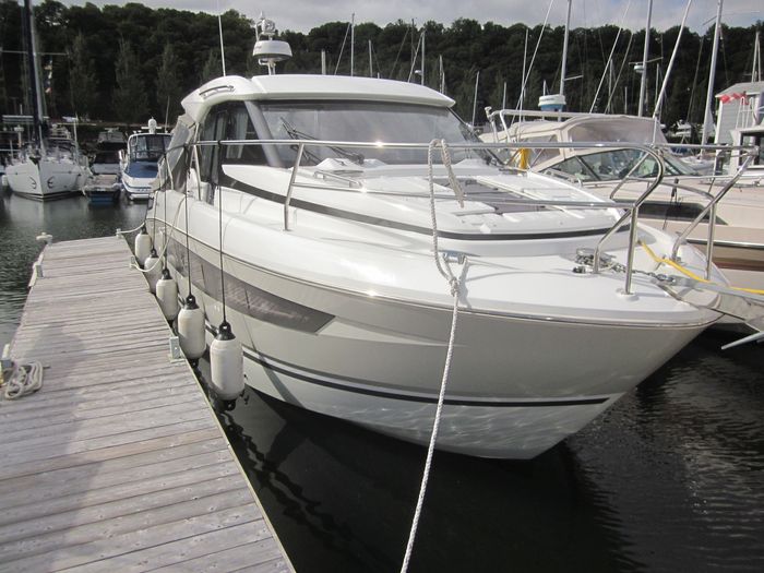 2019 Jeanneau NC 33 Photo 12 of 30