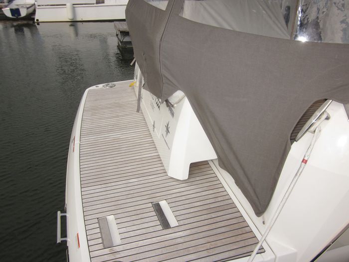 2019 Jeanneau NC 33 Photo 14 of 30