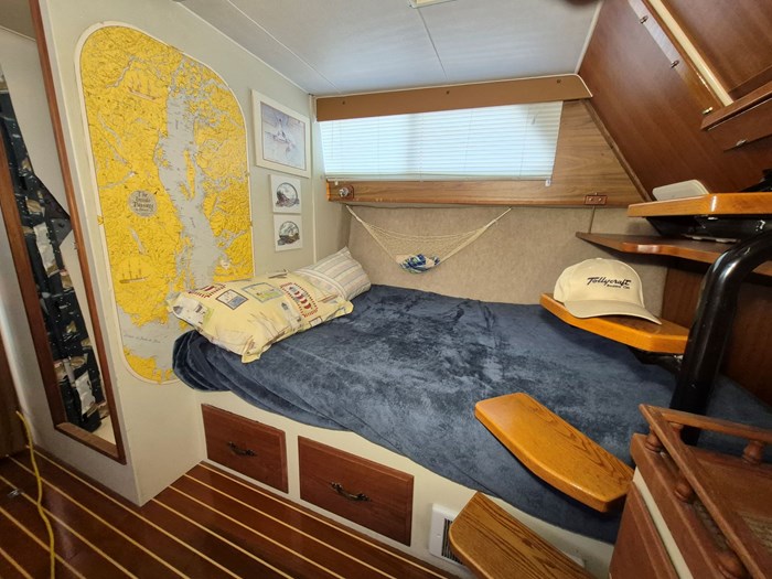 1977 Tollycraft 34 Tri Cabin Photo 25 of 50
