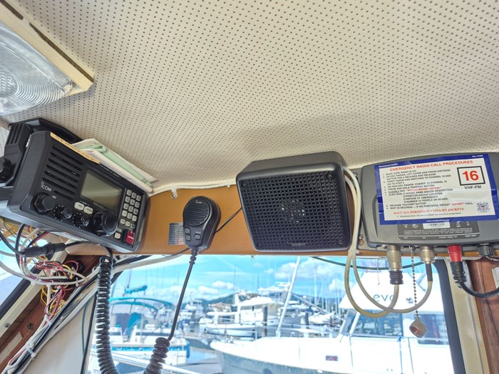 1977 Tollycraft 34 Tri Cabin Photo 21 of 50