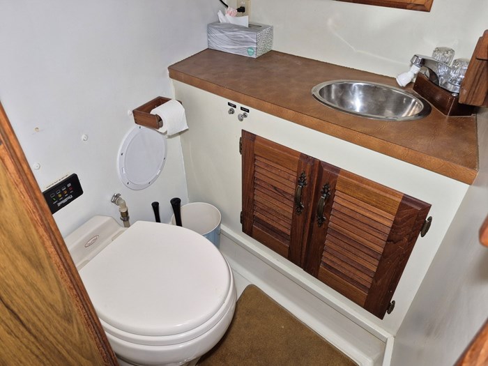 1977 Tollycraft 34 Tri Cabin Photo 36 of 50
