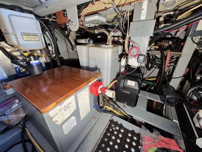1977 Tollycraft 34 Tri Cabin Photo 44 of 50