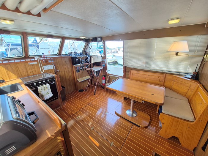 1977 Tollycraft 34 Tri Cabin Photo 13 of 50