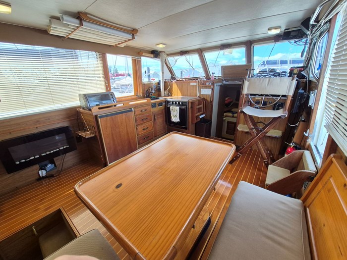 1977 Tollycraft 34 Tri Cabin Photo 14 of 50