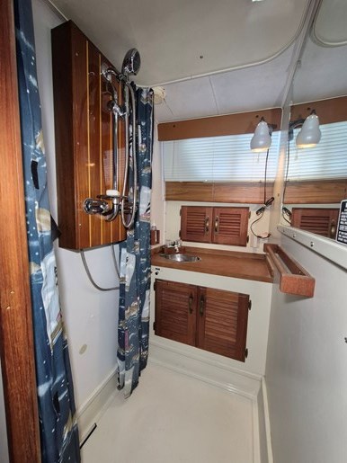 1977 Tollycraft 34 Tri Cabin Photo 31 of 50