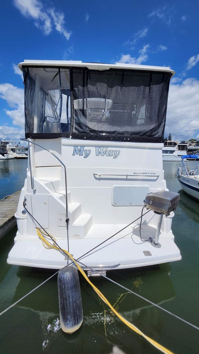 1998 Silverton 322 Aft Photo 4 of 42