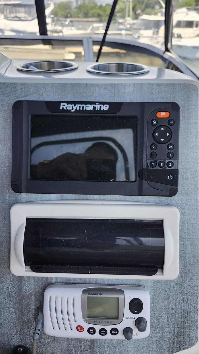 1998 Silverton 322 Aft Photo 11 of 42