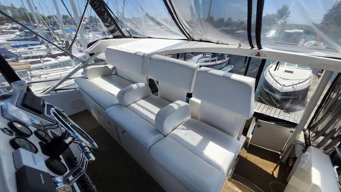 1998 Silverton 322 Aft Photo 14 of 42