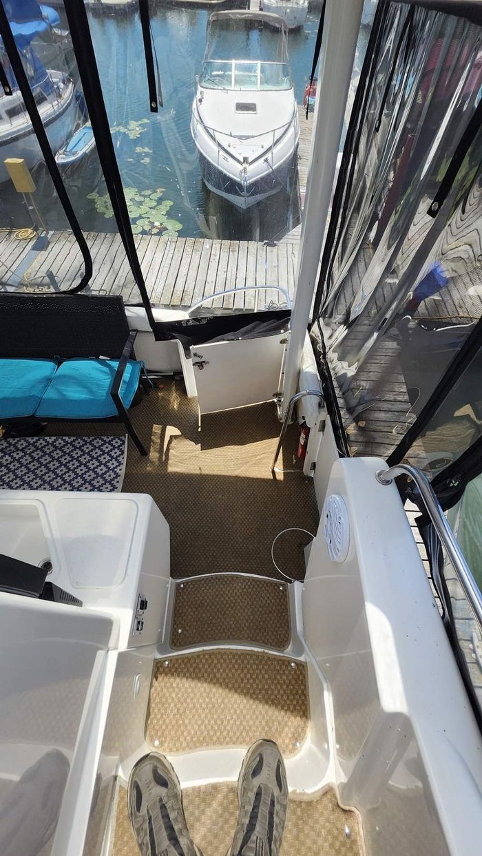 1998 Silverton 322 Aft Photo 15 of 42