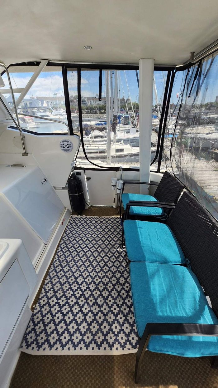 1998 Silverton 322 Aft Photo 18 of 42