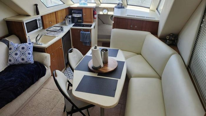 1998 Silverton 322 Aft Photo 22 of 42