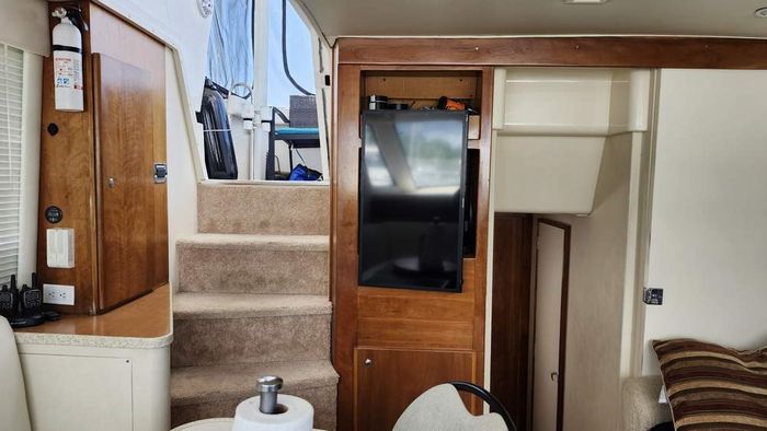 1998 Silverton 322 Aft Photo 20 of 42