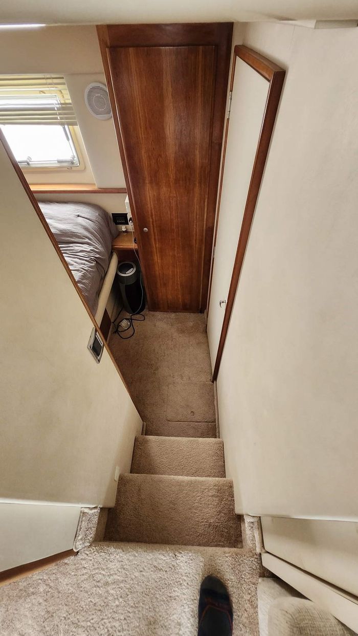 1998 Silverton 322 Aft Photo 35 of 42