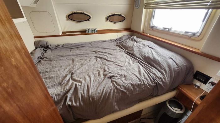 1998 Silverton 322 Aft Photo 36 of 42