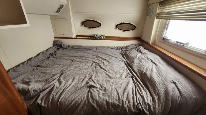 1998 Silverton 322 Aft Photo 37 of 42