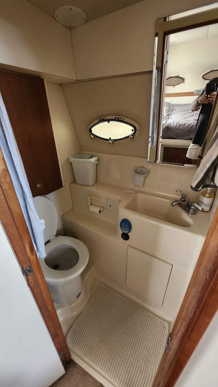 1998 Silverton 322 Aft Photo 38 of 42