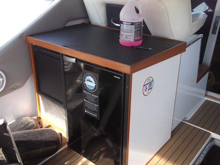 Sea Ray 390 Express Cruiser 1988 Used Boat for Sale in Hull, Quebec ...