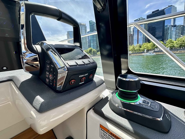 2023 Boston Whaler 405 Conquest Pilothouse Photo 14 of 31