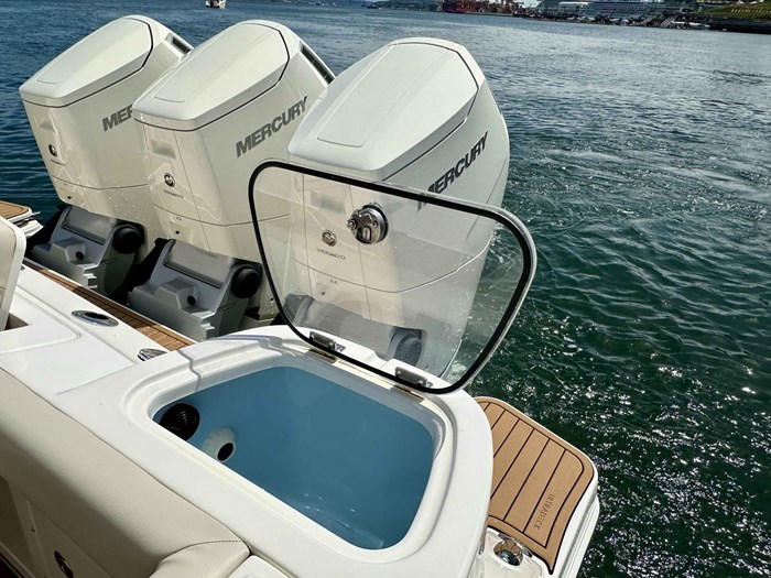 2023 Boston Whaler 405 Conquest Pilothouse Photo 20 of 31