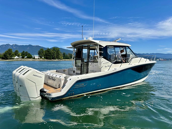 2023 Boston Whaler 405 Conquest Pilothouse Photo 7 of 31