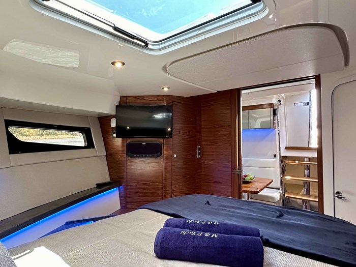 2023 Boston Whaler 405 Conquest Pilothouse Photo 27 of 31