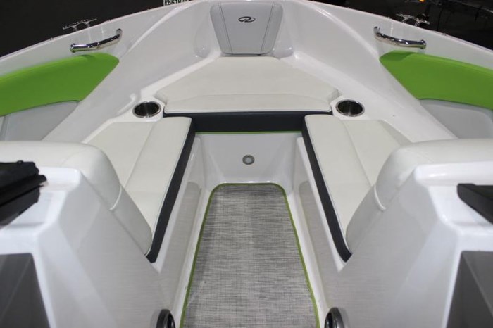 2015 Regal 1900 ESX Photo 9 of 13