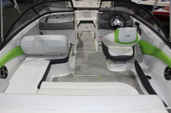 2015 Regal 1900 ESX Photo 4 of 13
