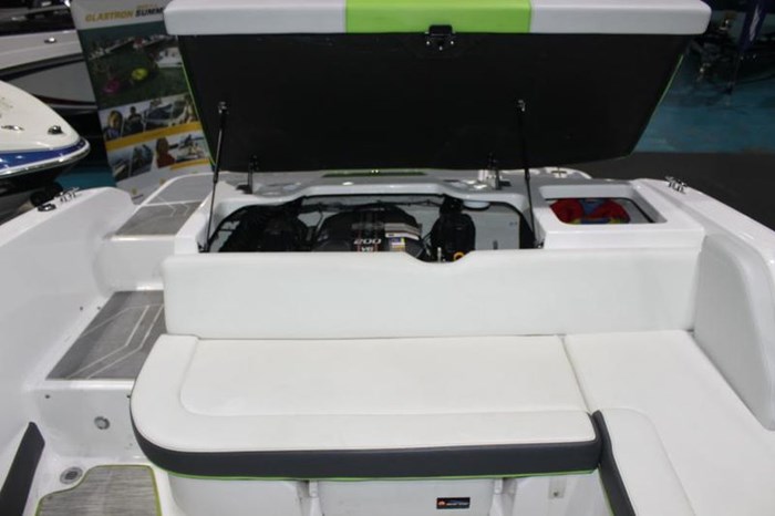 2015 Regal 1900 ESX Photo 11 of 13