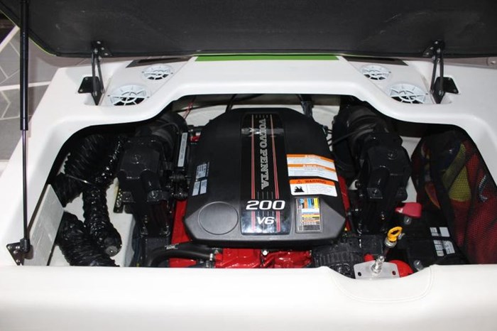 2015 Regal 1900 ESX Photo 12 of 13