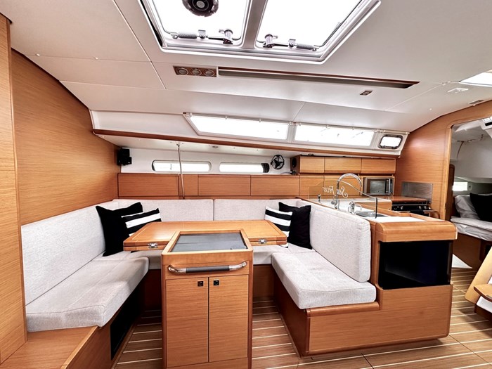 2011 Jeanneau Sun odyssey 409 Photo 21 of 58