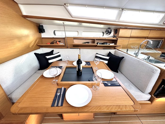 2011 Jeanneau Sun odyssey 409 Photo 45 of 58
