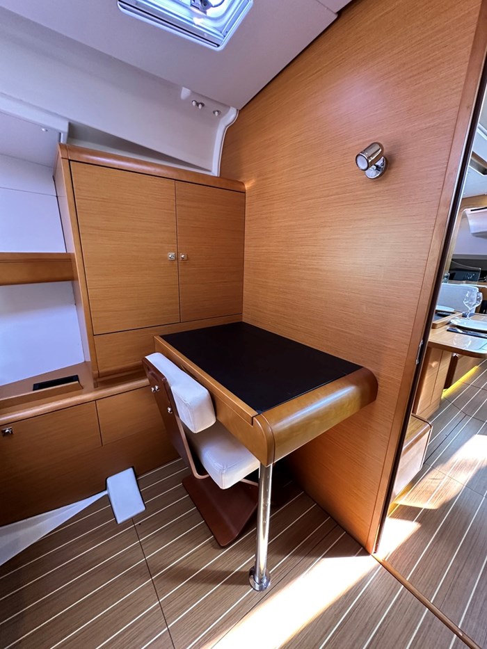2011 Jeanneau Sun odyssey 409 Photo 49 of 58