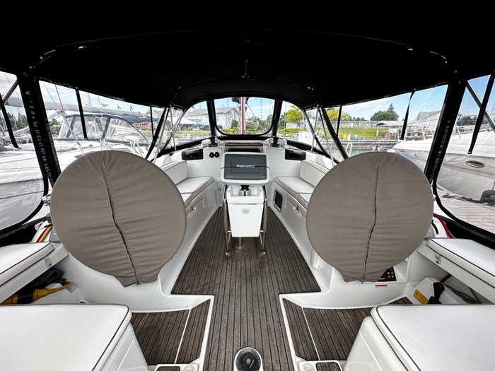 2011 Jeanneau Sun odyssey 409 Photo 7 of 58