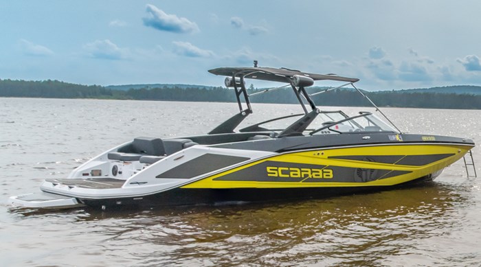 2022 Scarab 255 ID Wake Photo 2 of 7