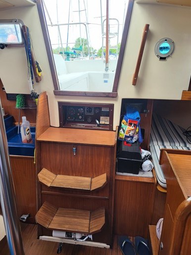 1982 Dufour Yachts Sloop Photo 4 of 20