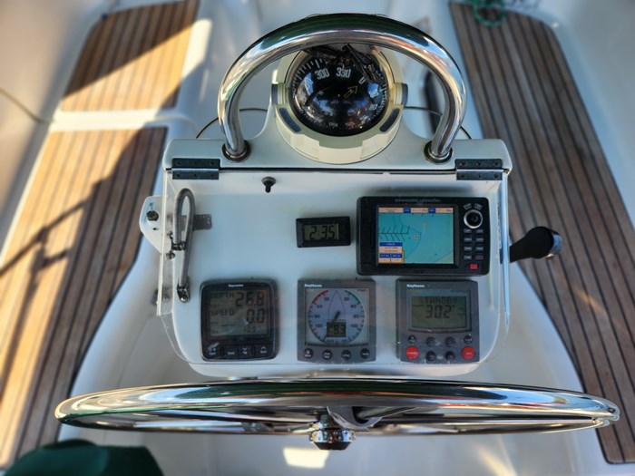2000 Beneteau 331 Photo 10 of 18