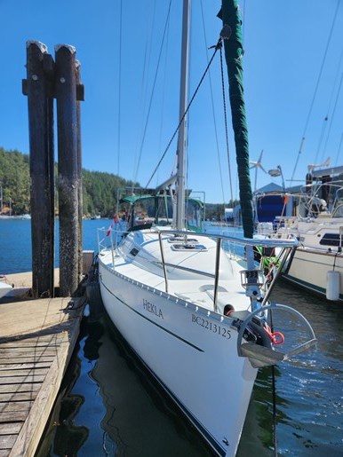2000 Beneteau 331 Photo 2 of 18