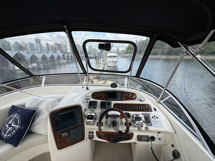 2006 Meridian 411 Sedan Bridge Photo 23 of 64