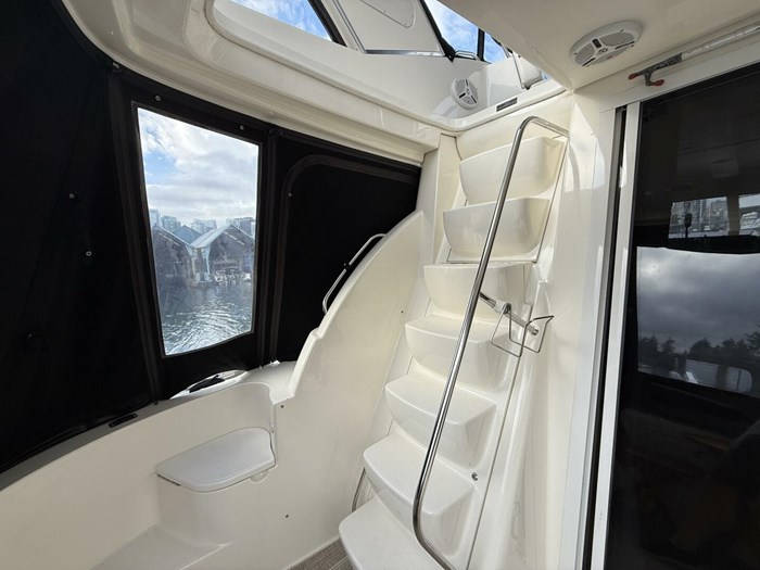 2006 Meridian 411 Sedan Bridge Photo 24 of 64